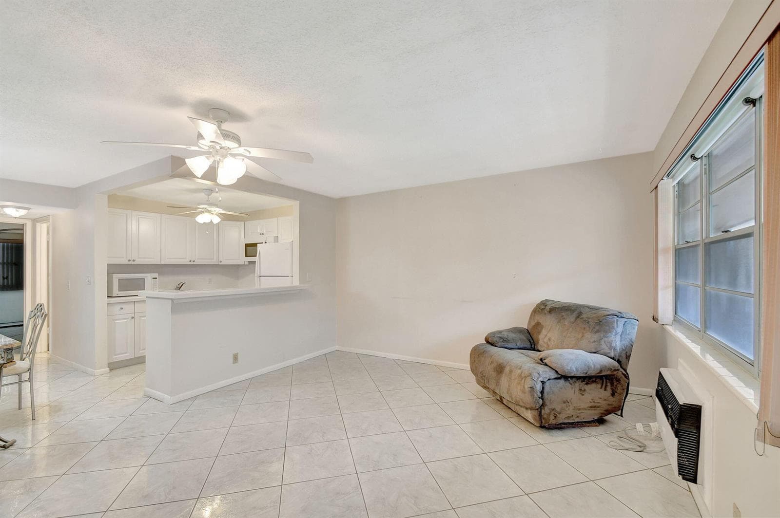 70 Camden C, West Palm Beach, FL 33417 photo 2