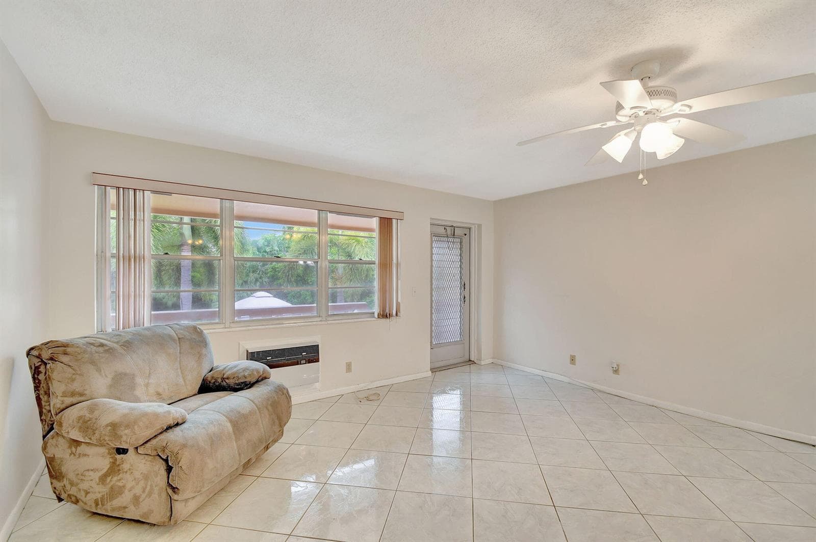 70 Camden C, West Palm Beach, FL 33417 photo 3