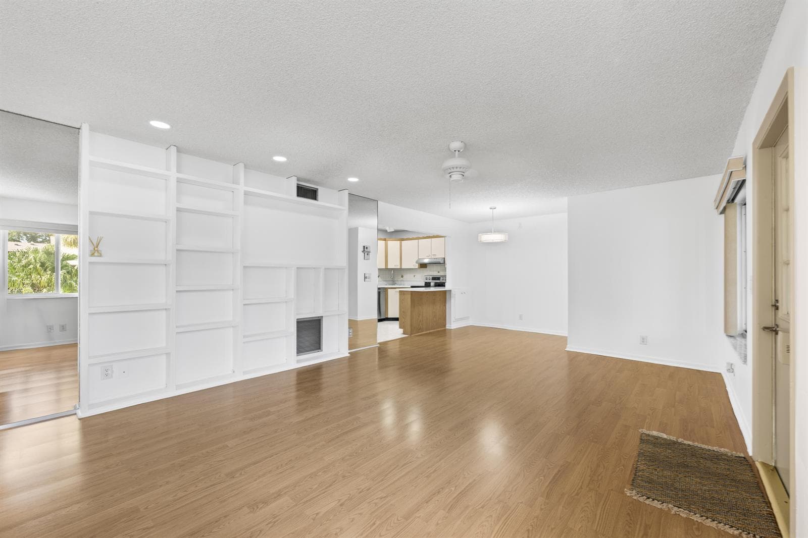 313 Pine Ridge Circle # C-2, FL 33463 photo 4