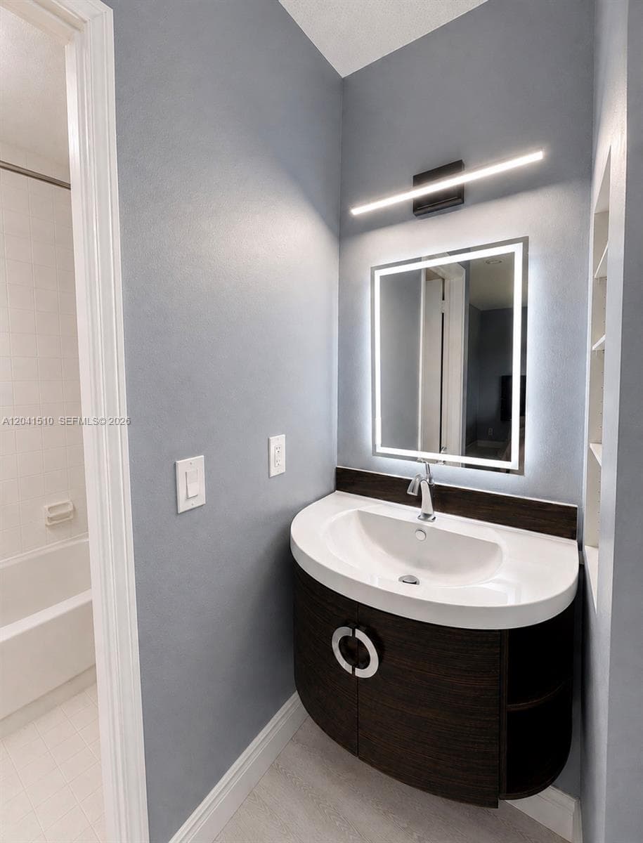 1120 NE 209th Ter, Miami, FL 33179 photo 3