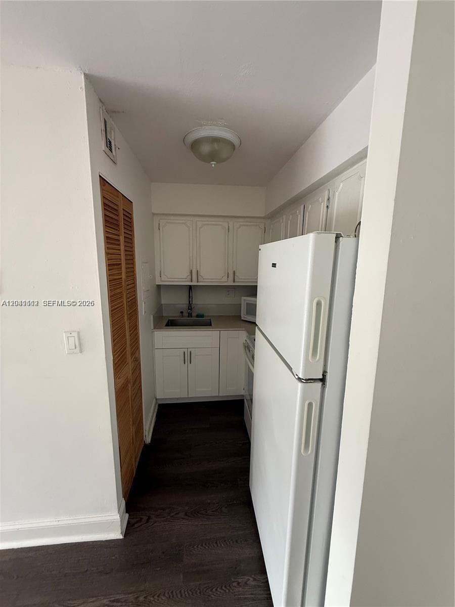 5199 NW 7th St # 111, Miami, FL 33126 photo 4