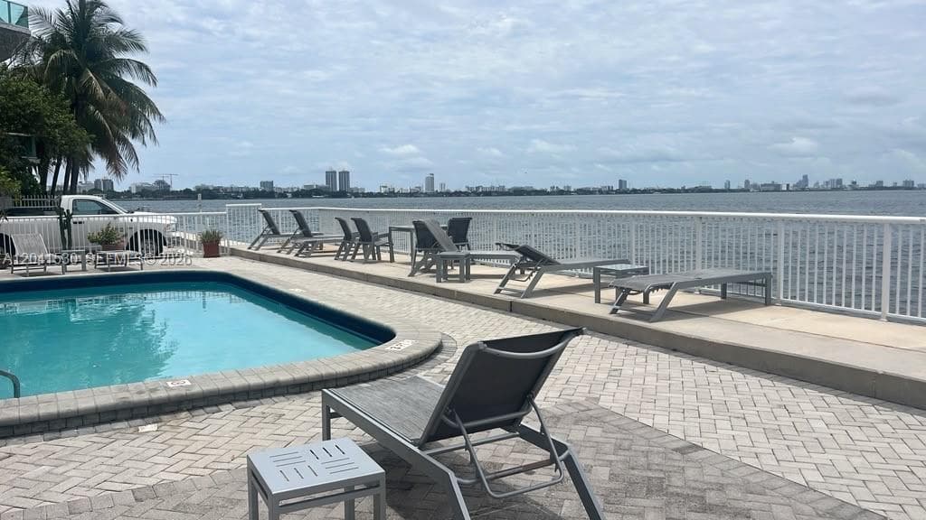2016 Bay Dr # 602, Miami Beach, FL 33141 photo 2