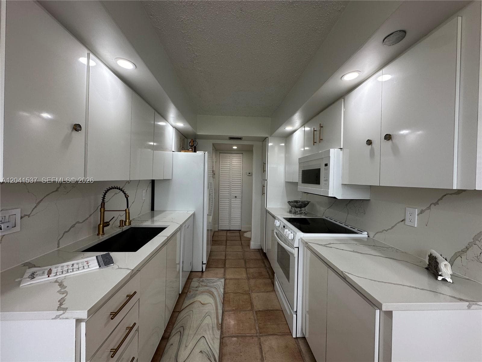 1200 Saint Charles Pl # 618, Pembroke Pines, FL 33026 photo 2