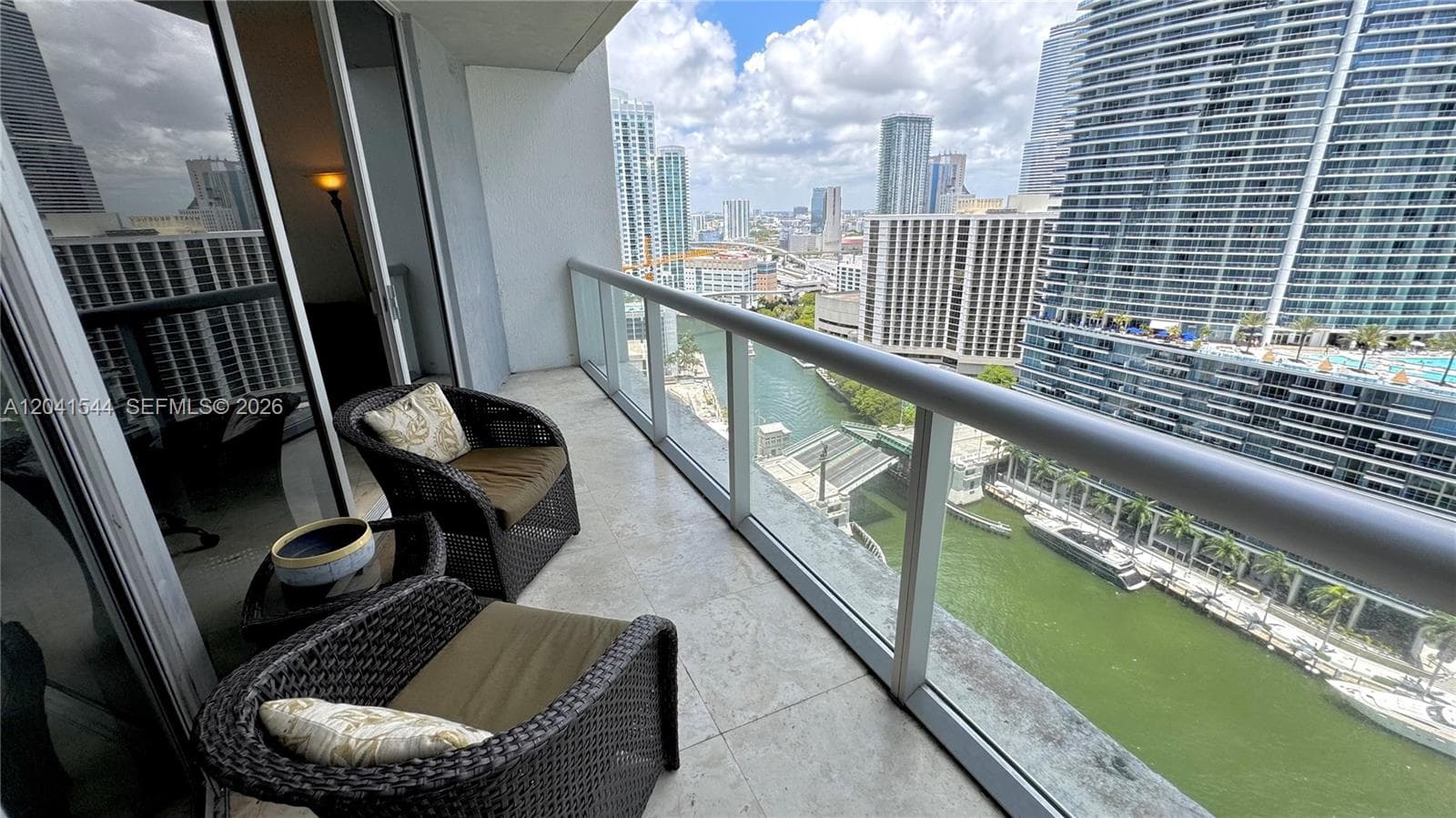 475 Brickell Ave # 2512, Miami, FL 33131 photo 5