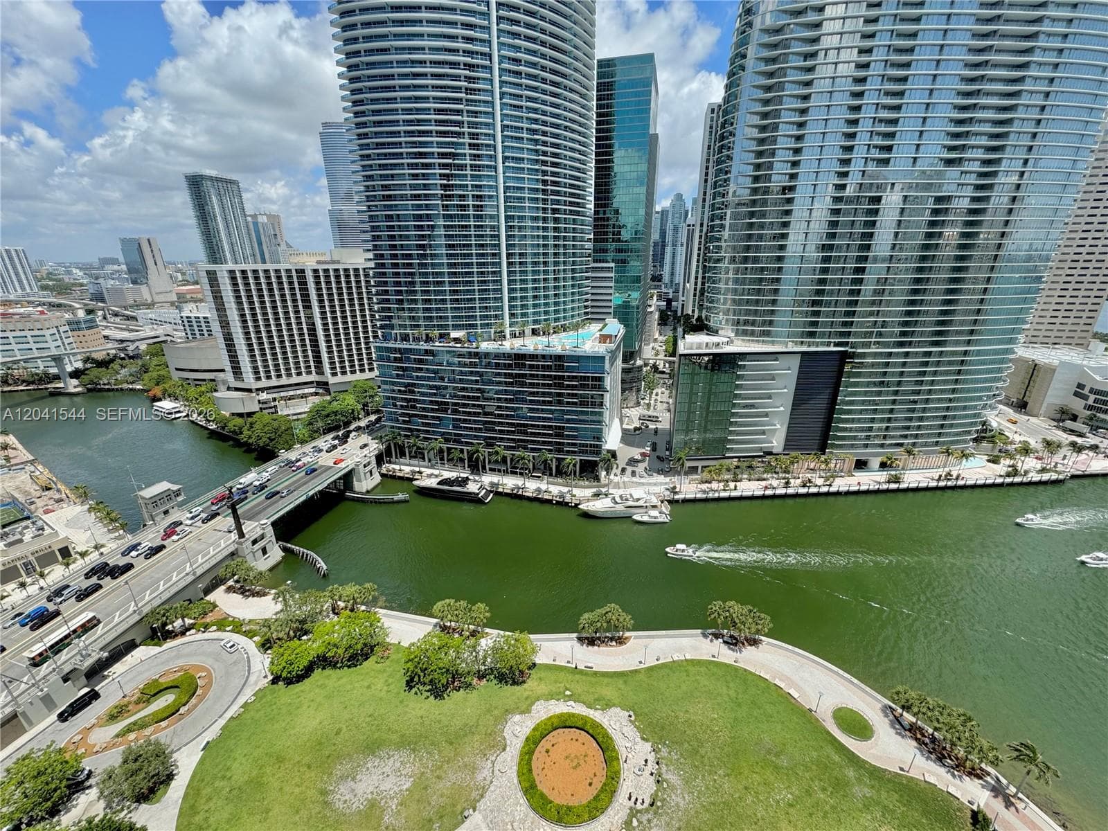 475 Brickell Ave # 2512, Miami, FL 33131 photo 4