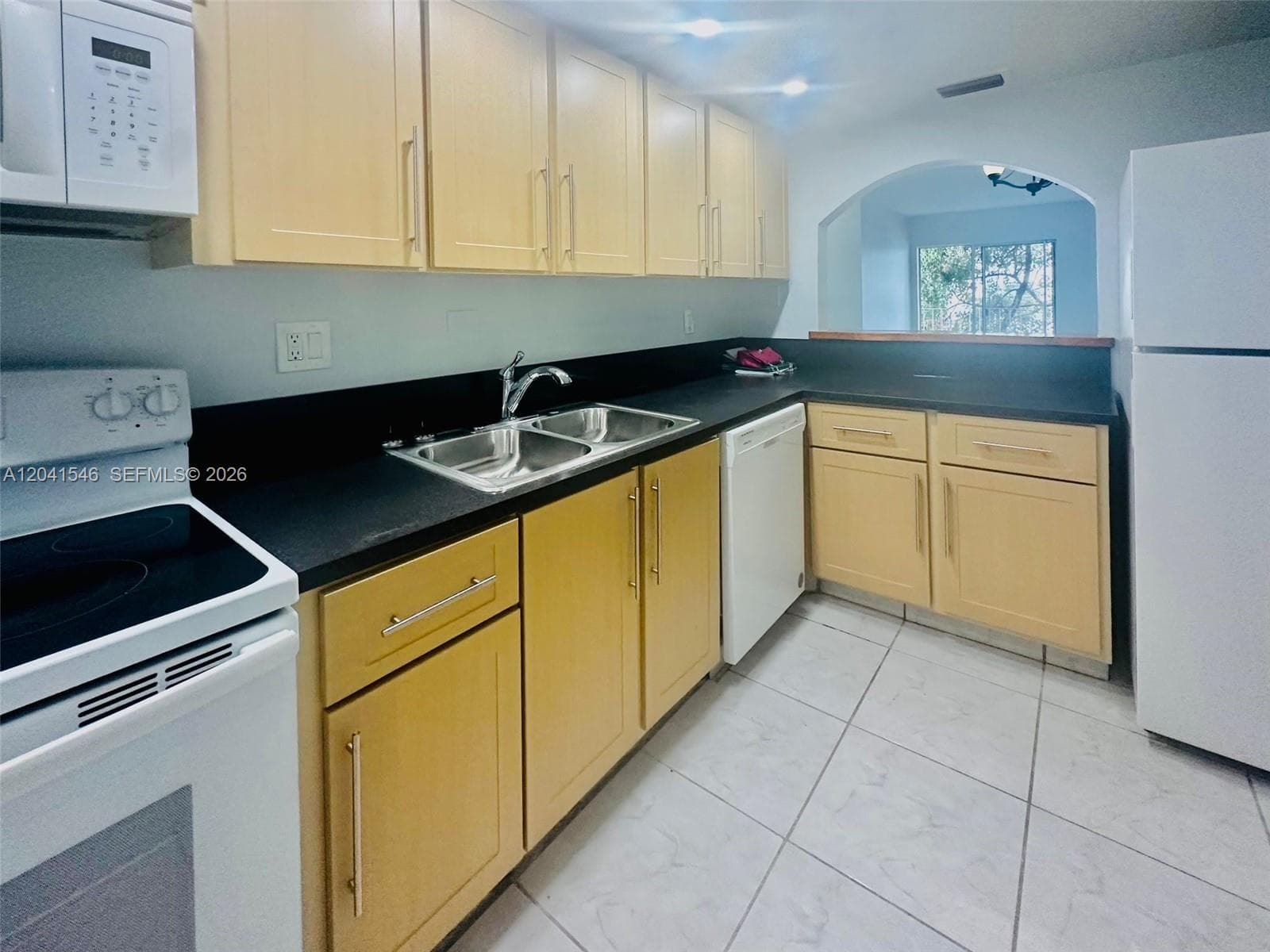 8101 SW 73rd Ave # 09, Miami, FL 33143 photo 2