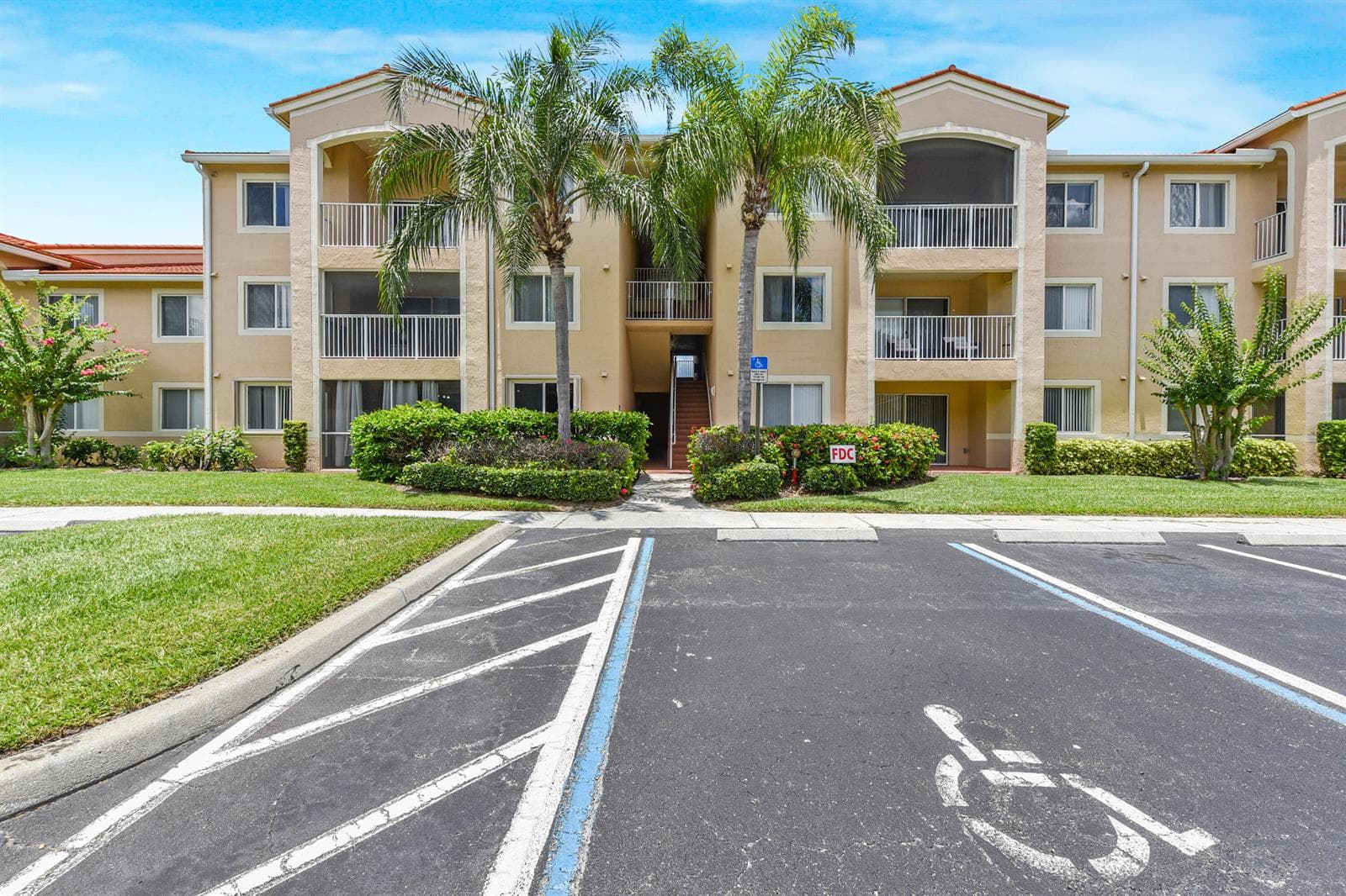 1590 S 42nd Circle # 106, Vero Beach, FL 32967 photo 2