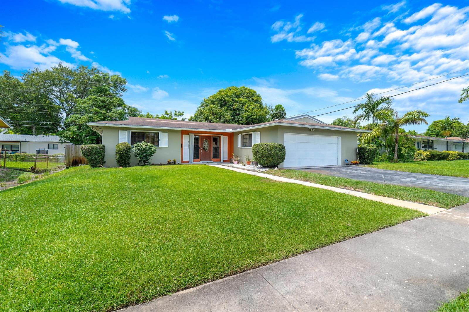 4460 NW 3rd Place, Plantation, FL 33317
