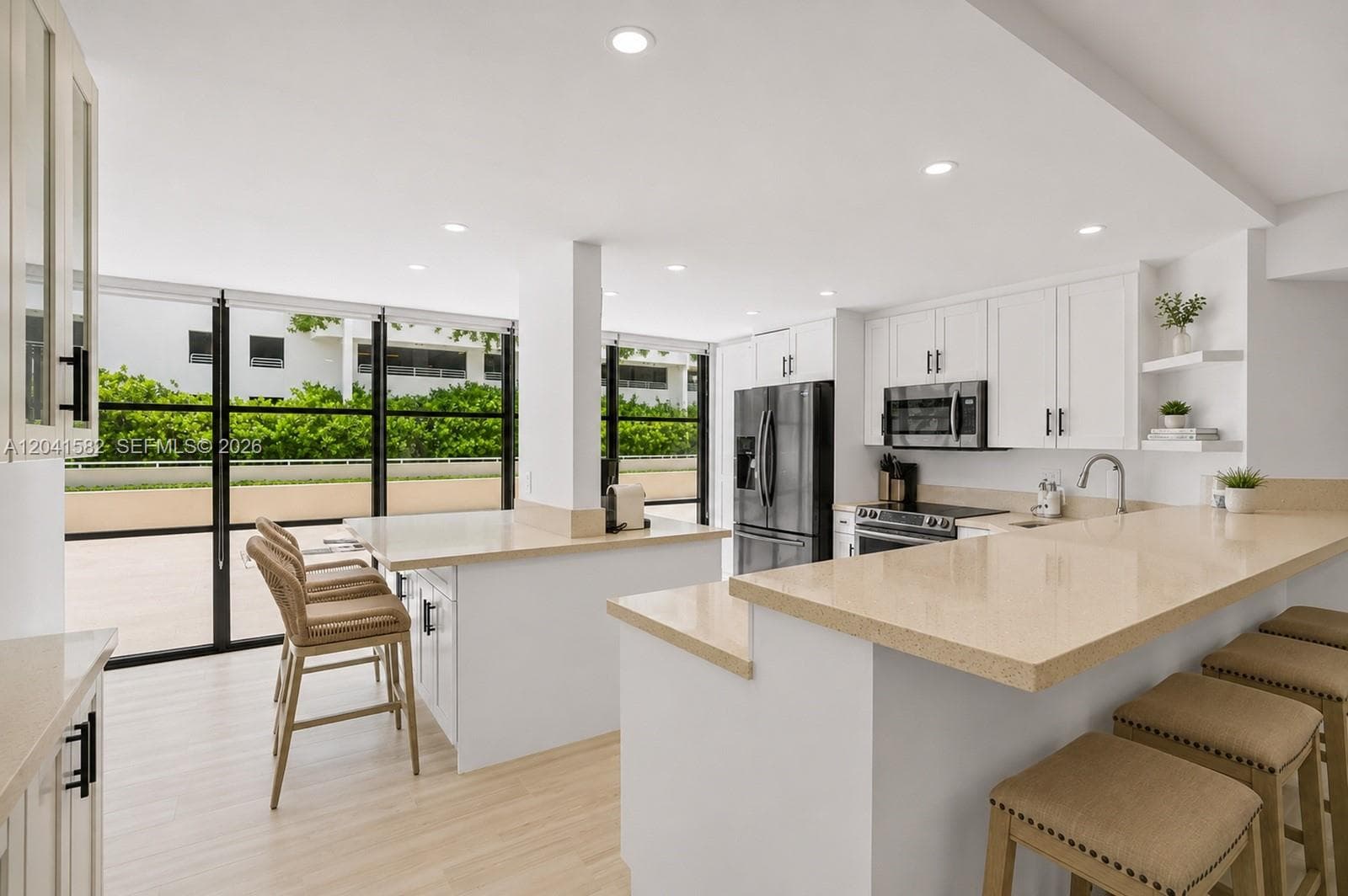 6423 Collins Ave # 203, Miami Beach, FL 33141 photo 4