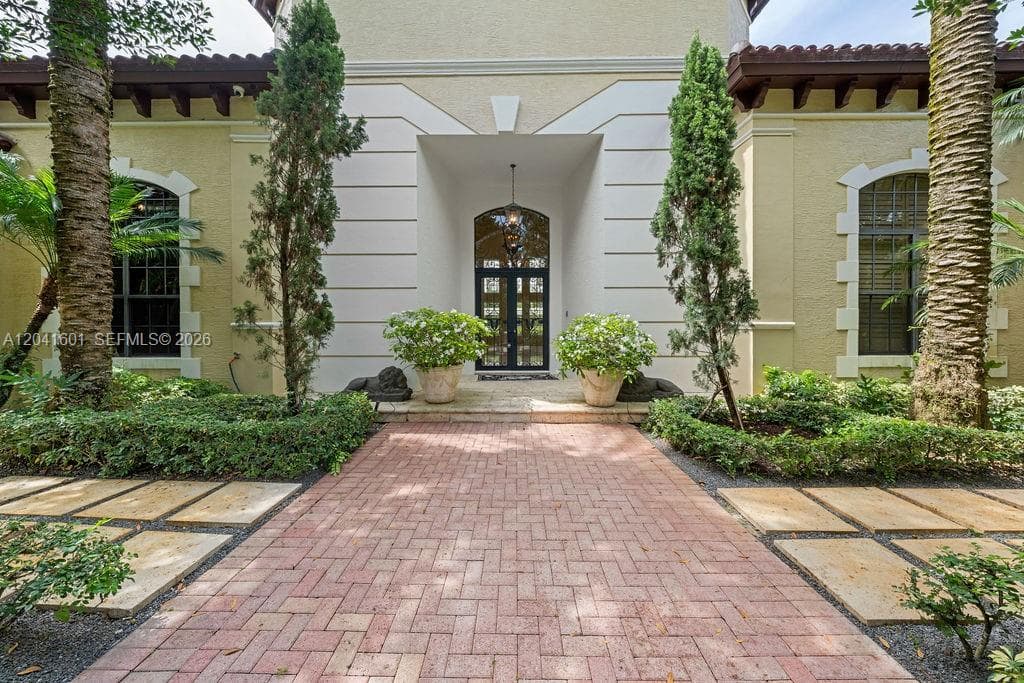 9001 SW 59th Ct, Pinecrest, FL 33156 photo 3