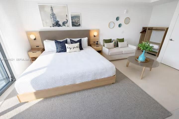 159 NE 6th St # 2606, Miami, FL 33132 photo 2
