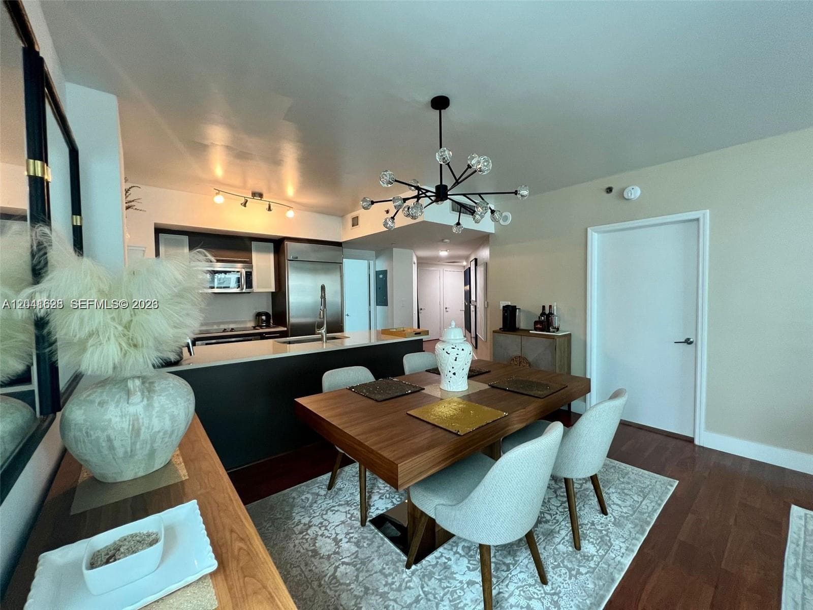 500 Brickell Ave # 1410, Miami, FL 33131 photo 4