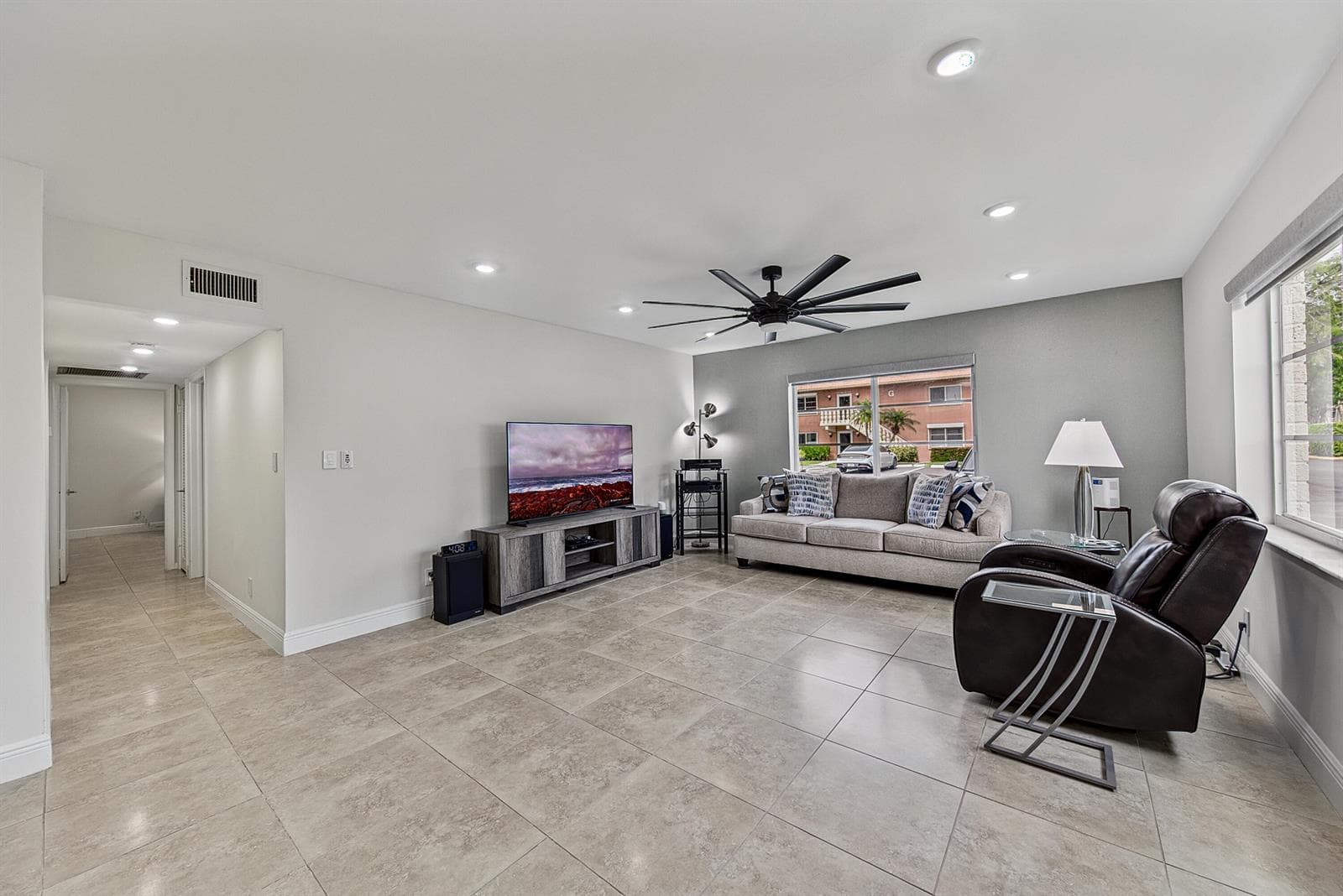 9 NE 19th Court # C112, Wilton Manors, FL 33305 photo 3