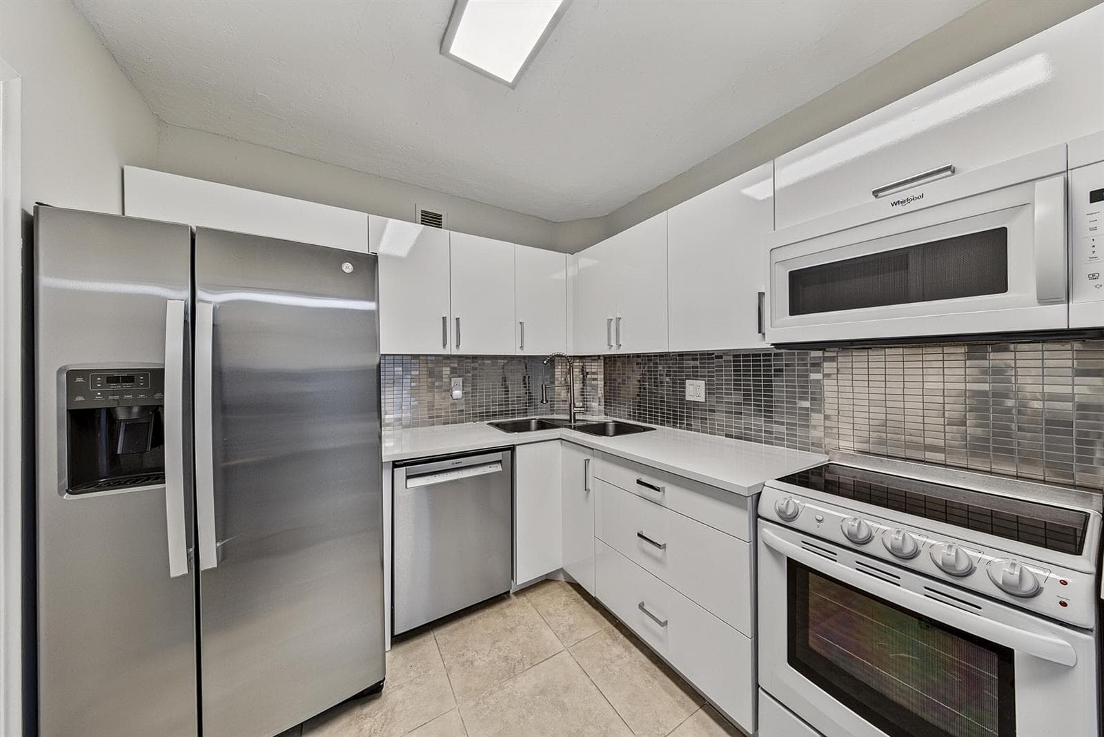 9 NE 19th Court # C112, Wilton Manors, FL 33305 photo 5