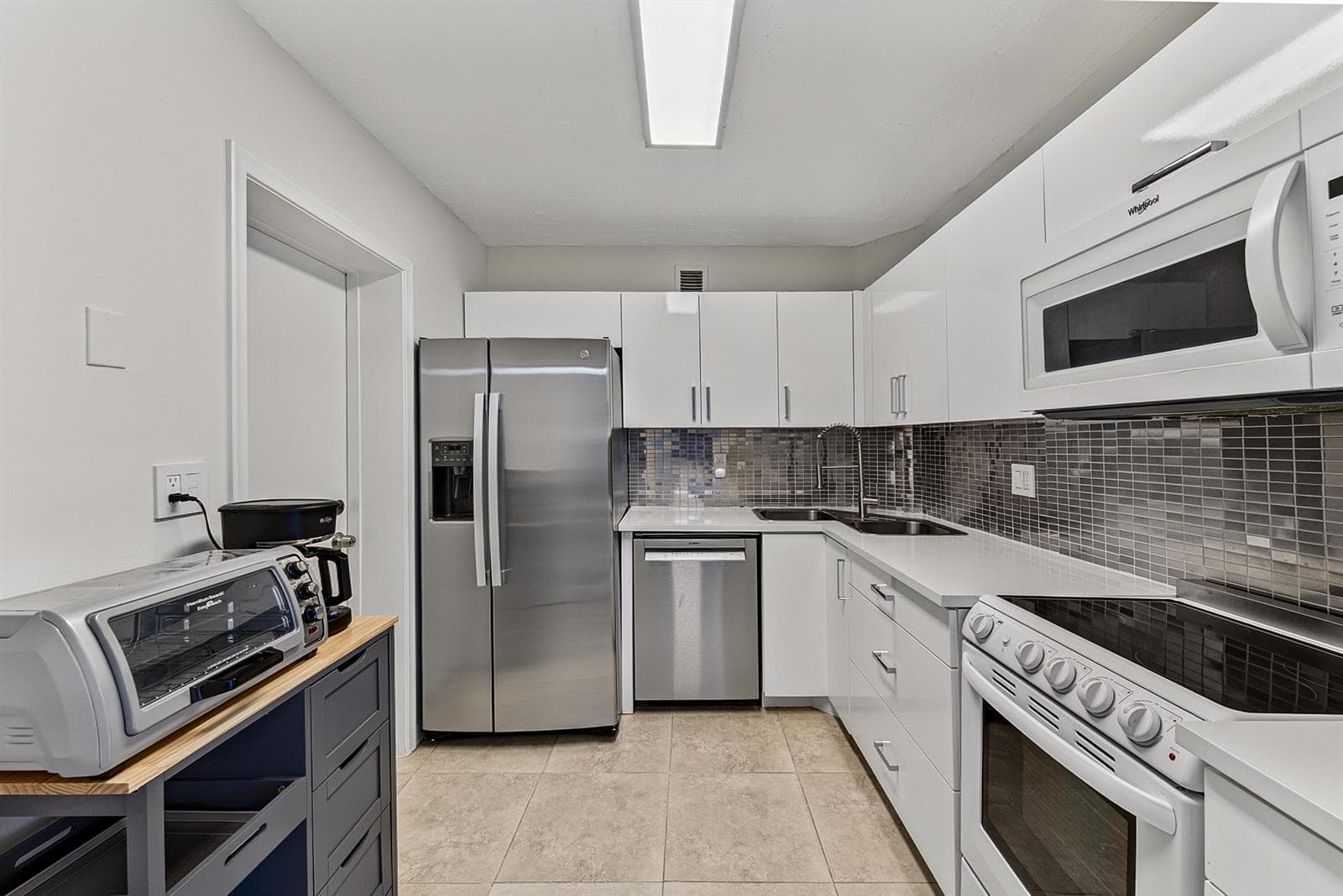 9 NE 19th Court # C112, Wilton Manors, FL 33305 photo 4