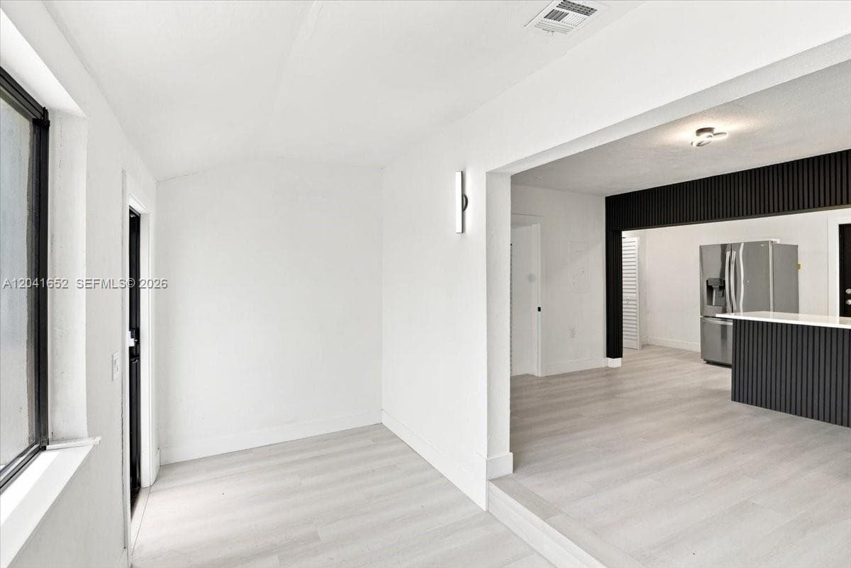 811 NW 65th St, Miami, FL 33150 photo 2