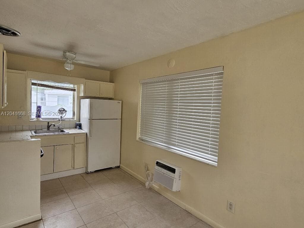 2405-2411 NE 136th Ln, North Miami Beach, FL 33181 photo 5