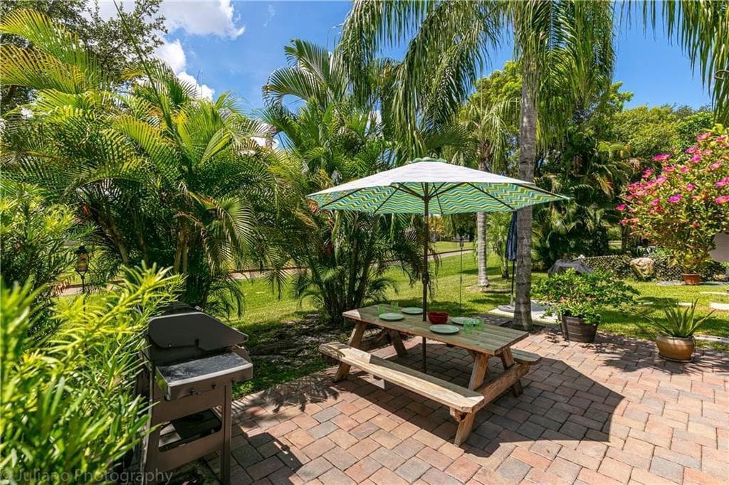 7610 Pinewalk Drive S # 128, Margate, FL 33063 photo 2