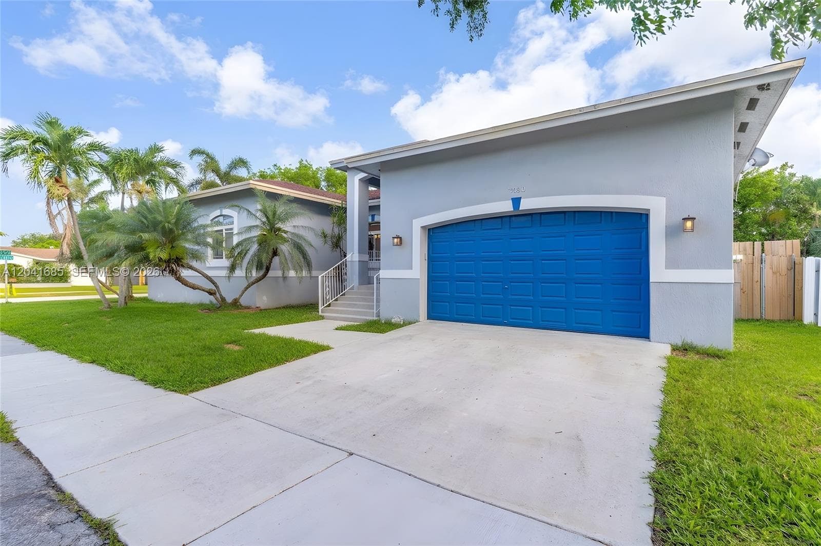7950 SW 196th Ter, Cutler Bay, FL 33189 photo 2