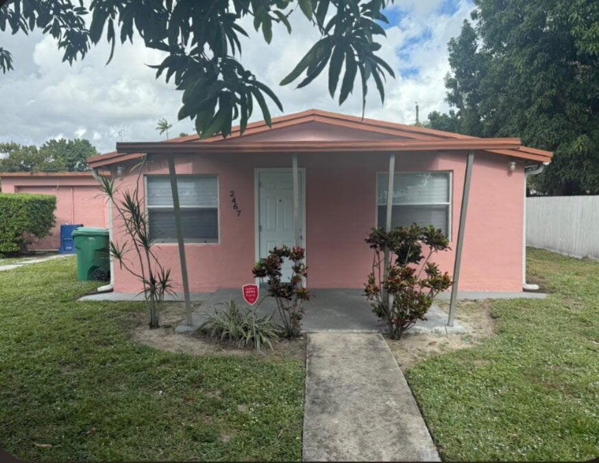 2467 NW 90th Street, Miami, FL 33147 photo 2