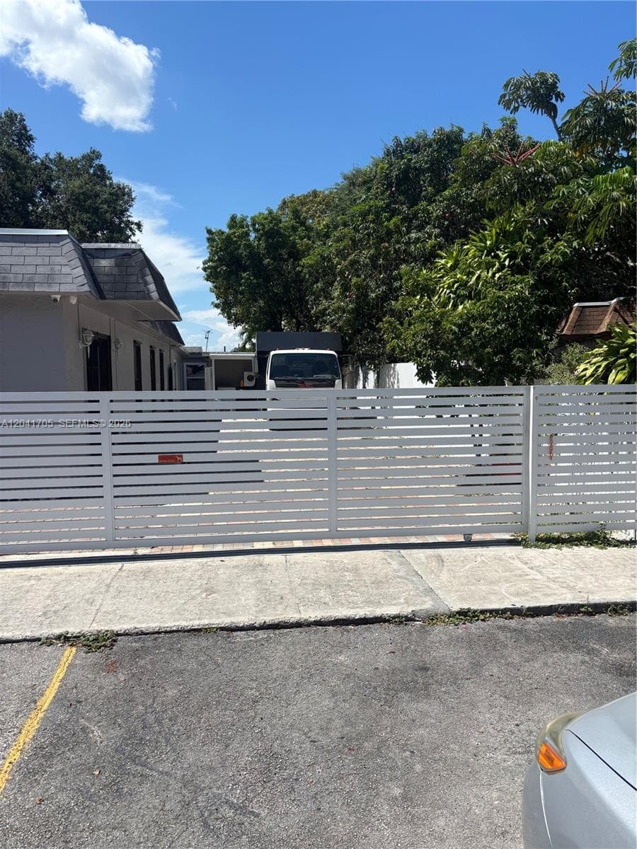 21122 NW 39th Ave, Miami Gardens, FL 33055 photo 3