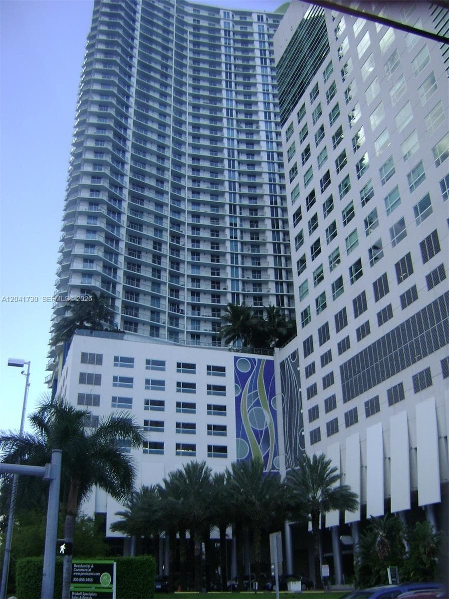 185 SW 7th St # 2104, Miami, FL 33130