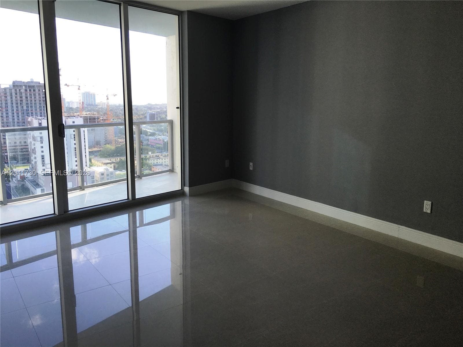 185 SW 7th St # 2104, Miami, FL 33130 photo 5