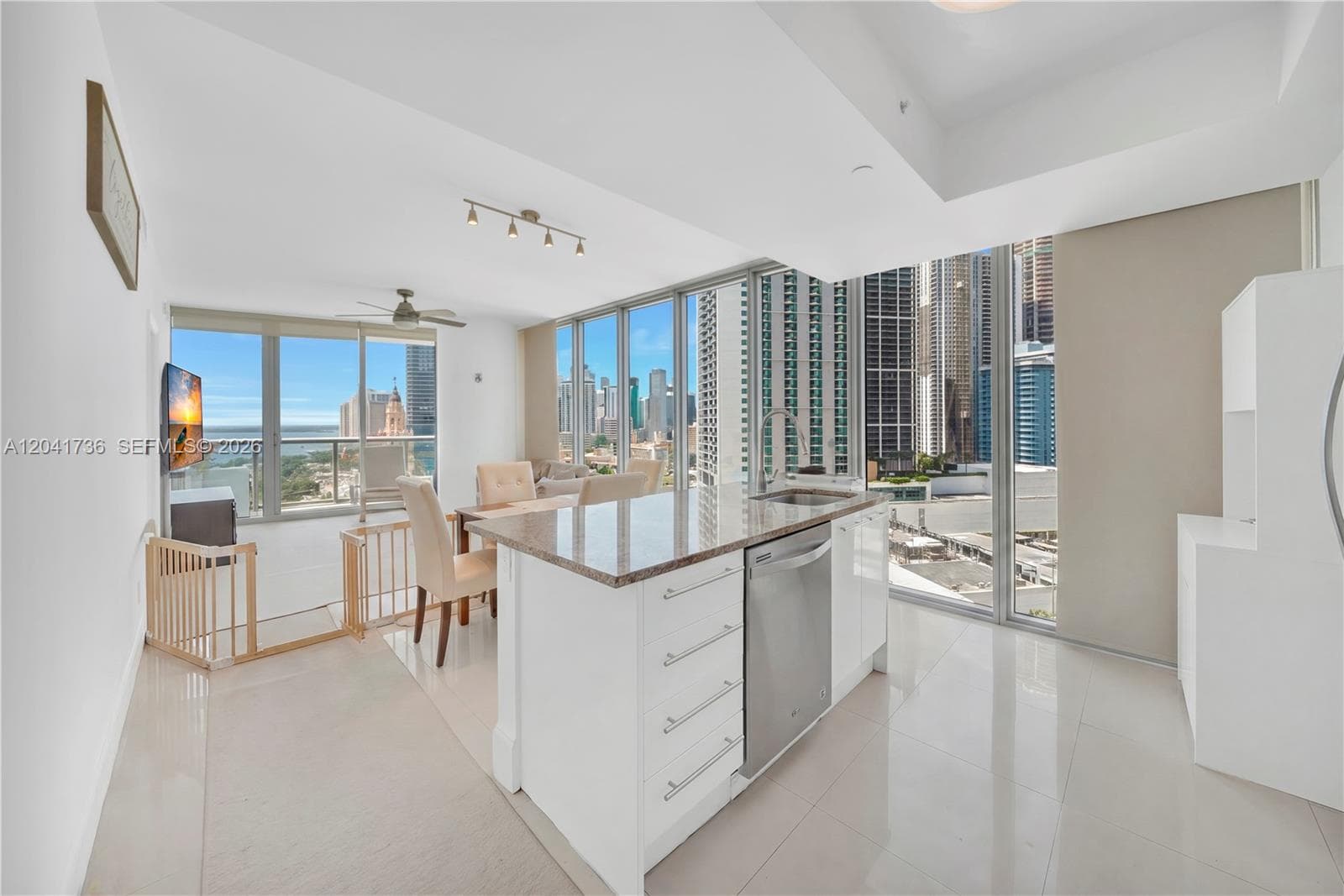 888 Biscayne Blvd # 2101, Miami, FL 33132 photo 5