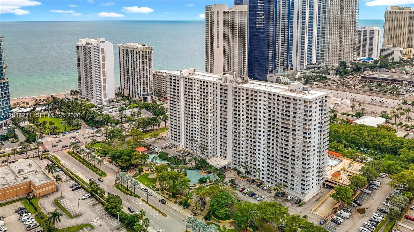 210 174th St # 405, Sunny Isles Beach, FL 33160 photo 3