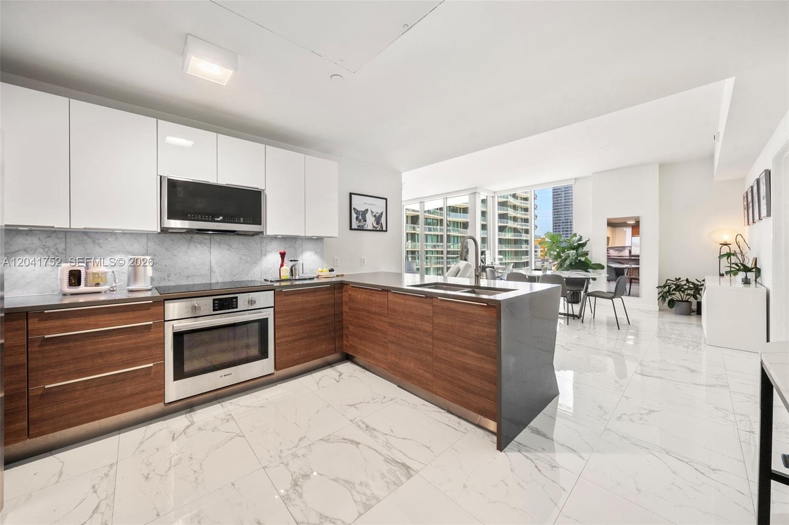 601 NE 27th St # 1001, Miami, FL 33137 photo 3