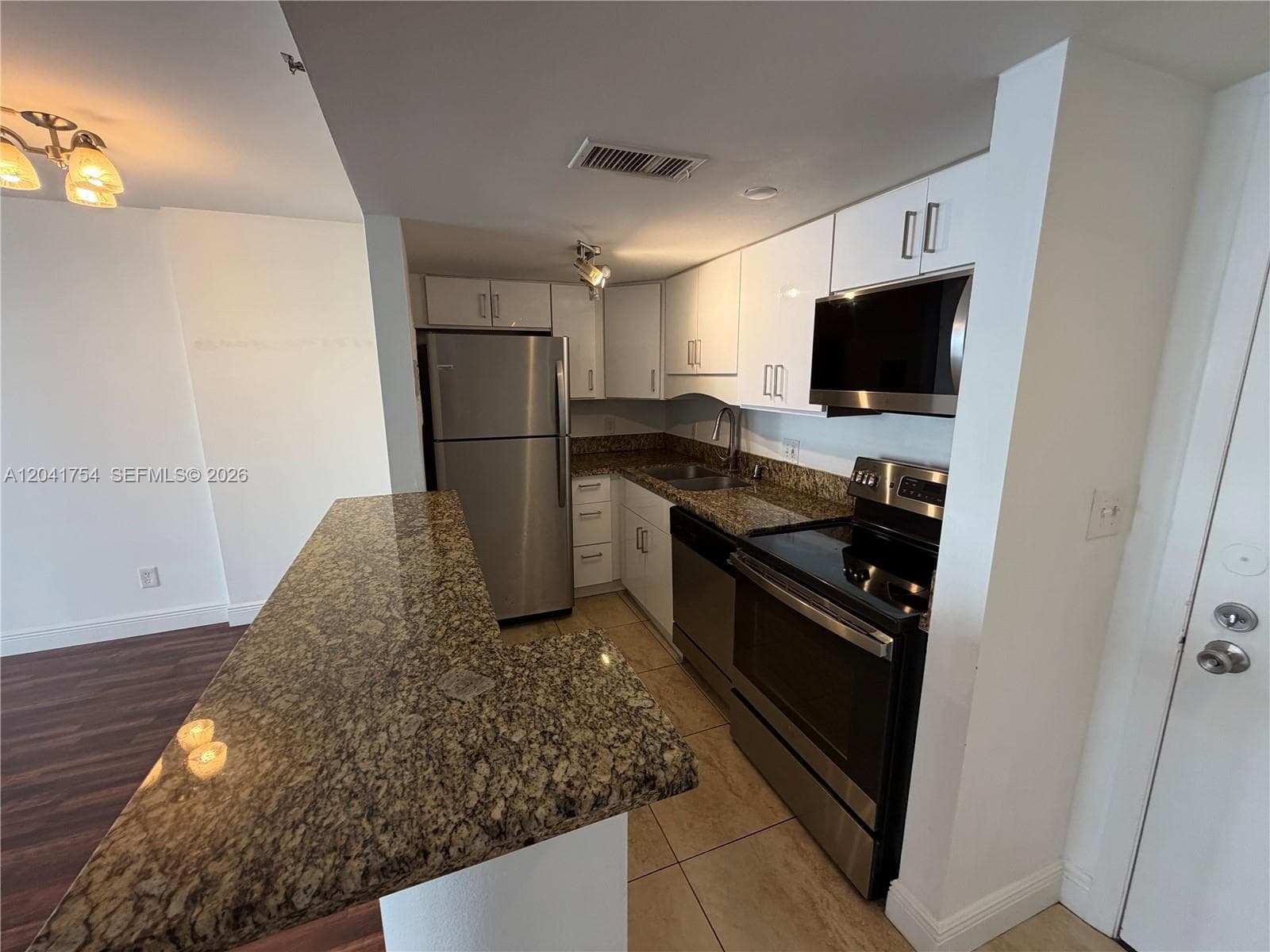 770 Claughton Island Dr # 707, Miami, FL 33131 photo 2