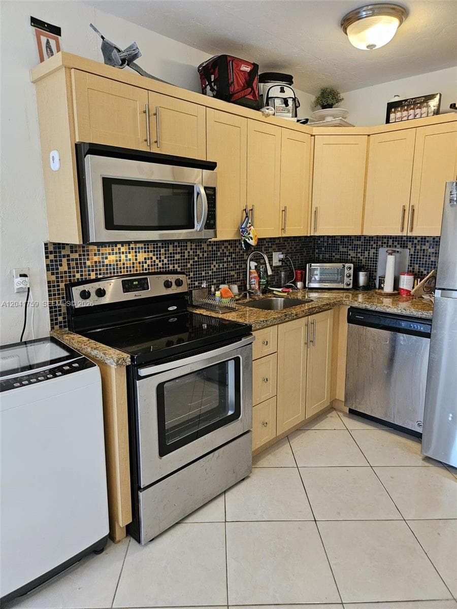 7400 Harding Ave # 22, Miami Beach, FL 33141 photo 3