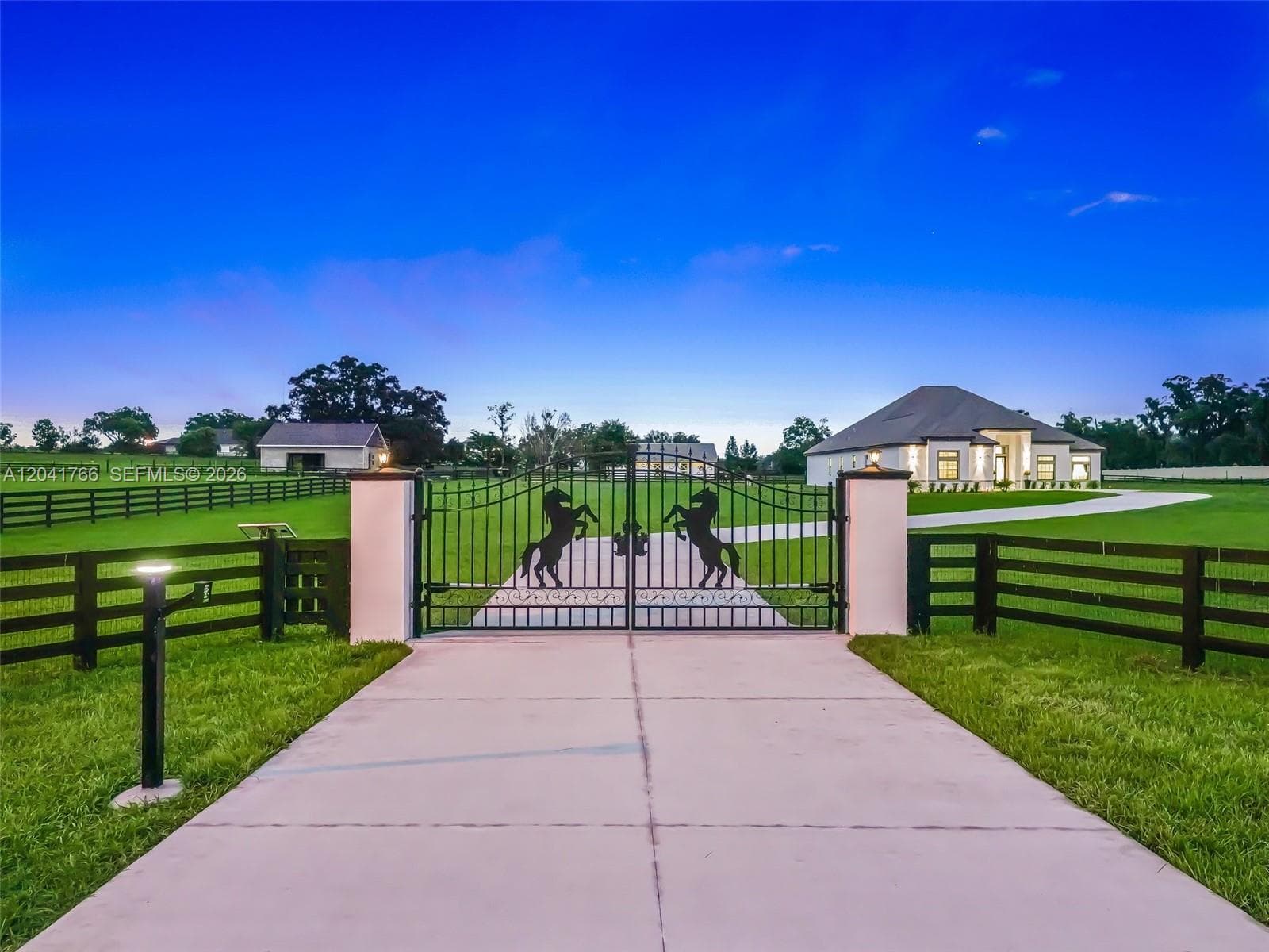 7041 NE 22nd Court Rd, Ocala, FL 34479 photo 2