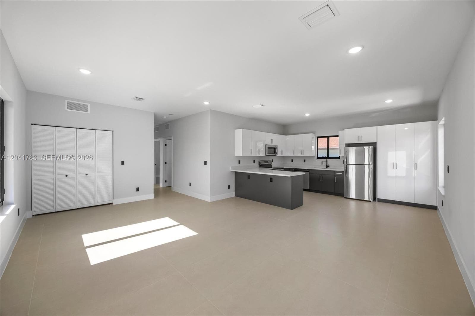 601 NW 3rd Ave, Hallandale Beach, FL 33009 photo 5