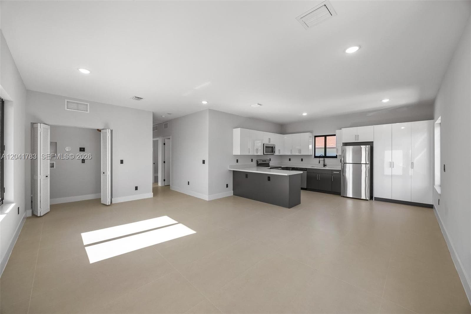 601 NW 3rd Ave, Hallandale Beach, FL 33009 photo 4