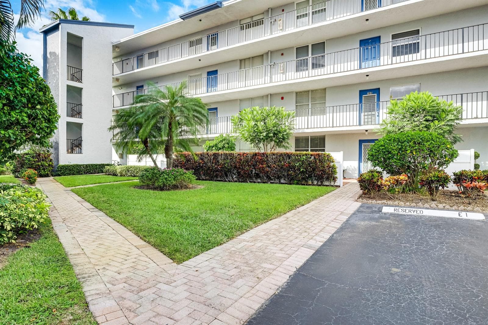 6650 S Oriole Boulevard # 1030, Delray Beach, FL 33446 photo 2