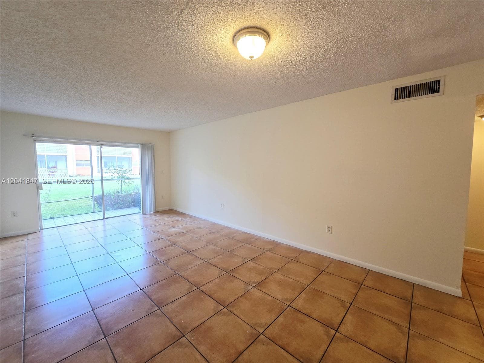 3600 NW 21st St # 103, Lauderdale Lakes, FL 33311 photo 2