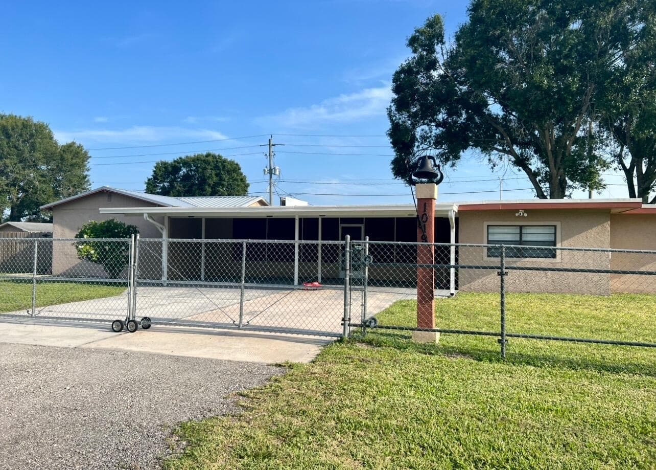 1019 NW 2nd Street, Okeechobee, FL 34972 photo 3