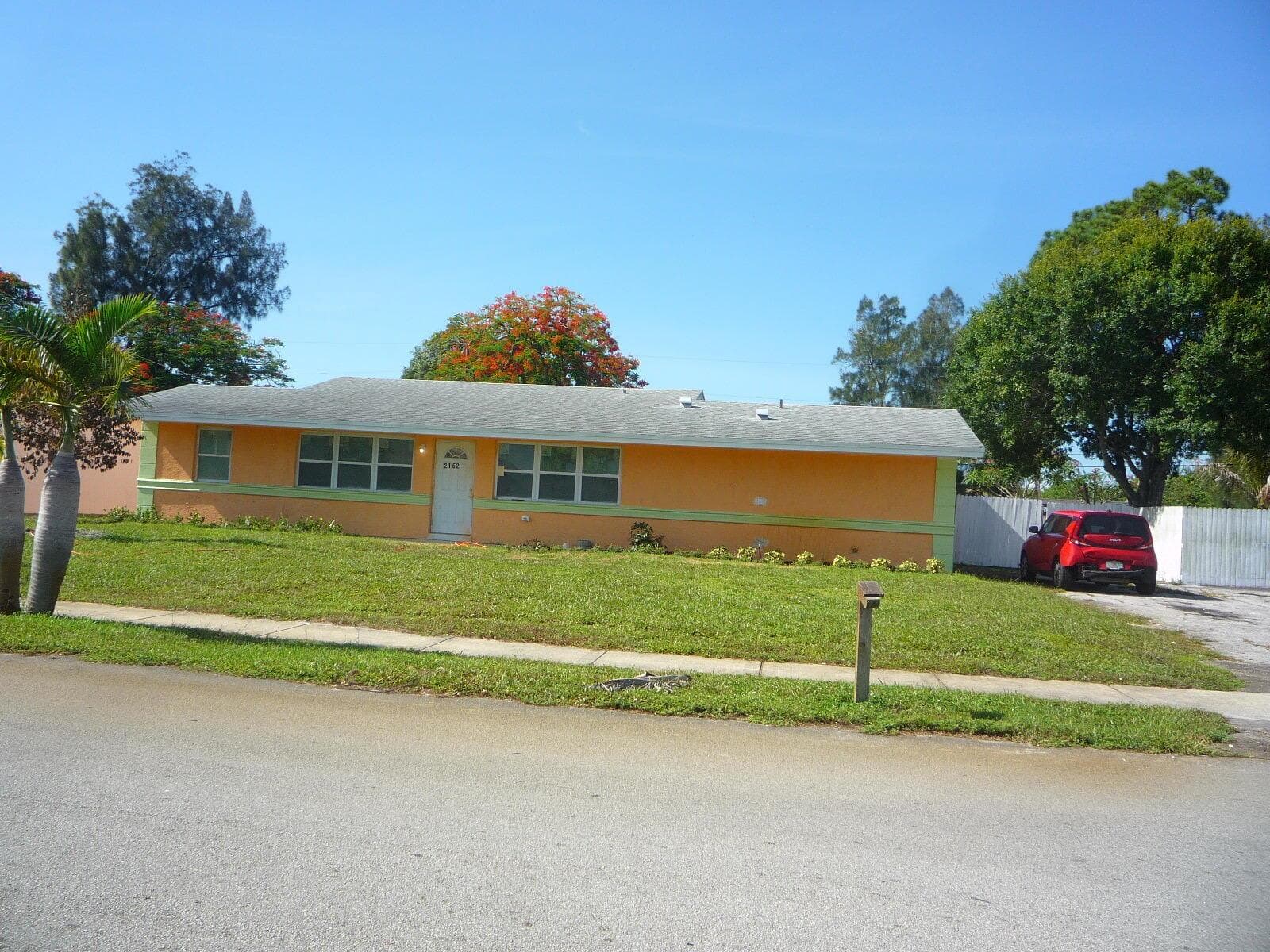 2162 NW 28th Street, Oakland Park, FL 33311 photo 2