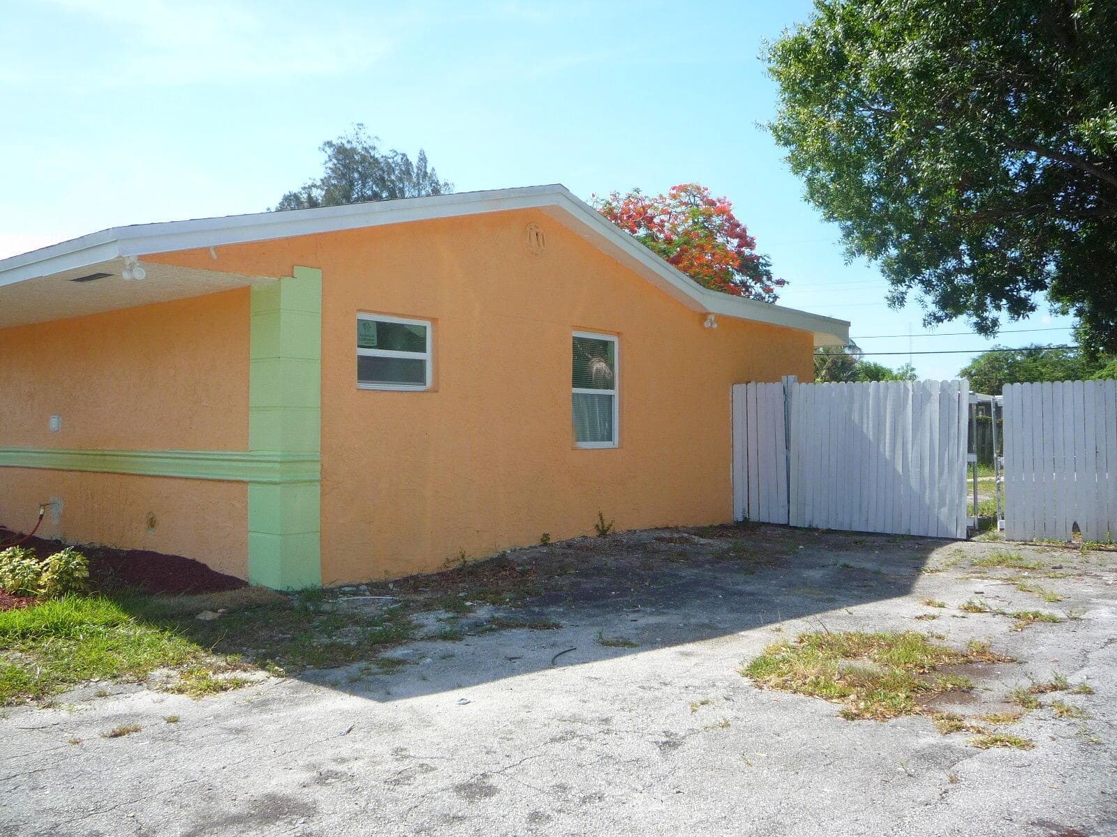 2162 NW 28th Street, Oakland Park, FL 33311 photo 4