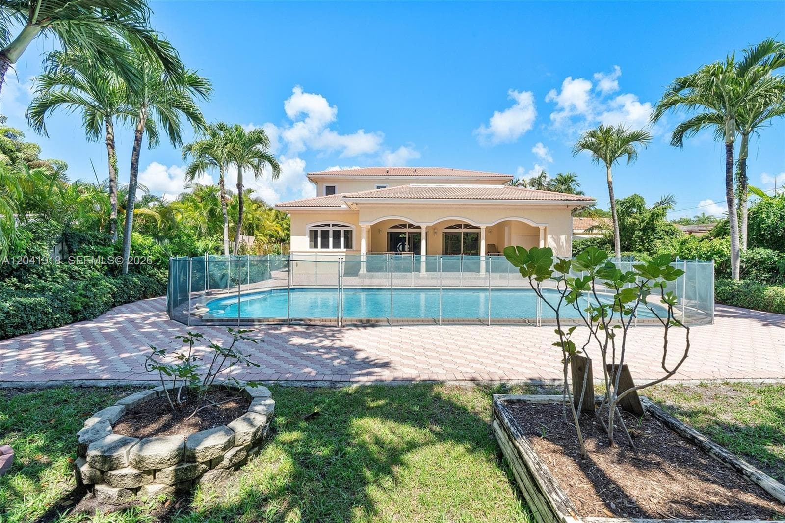 3765 Prairie Ave # 3765, Miami Beach, FL 33140 photo 2