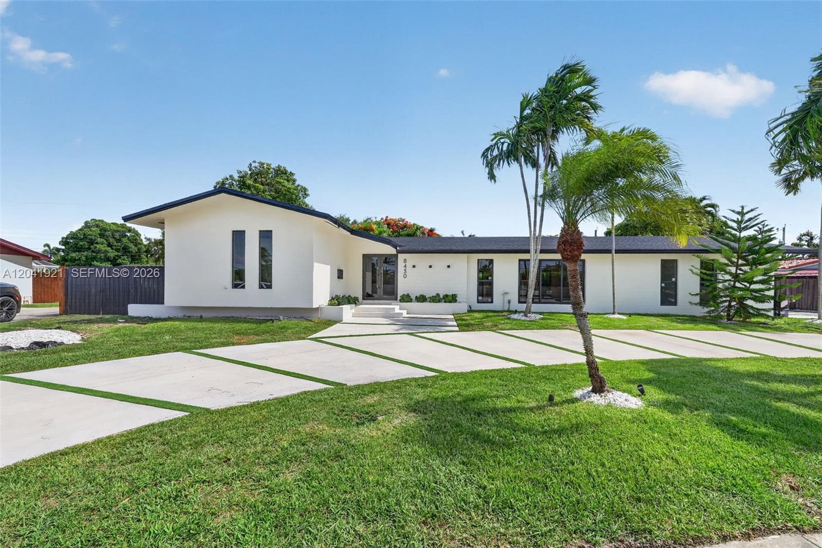 8430 SW 88th St, Miami, FL 33156 photo 2