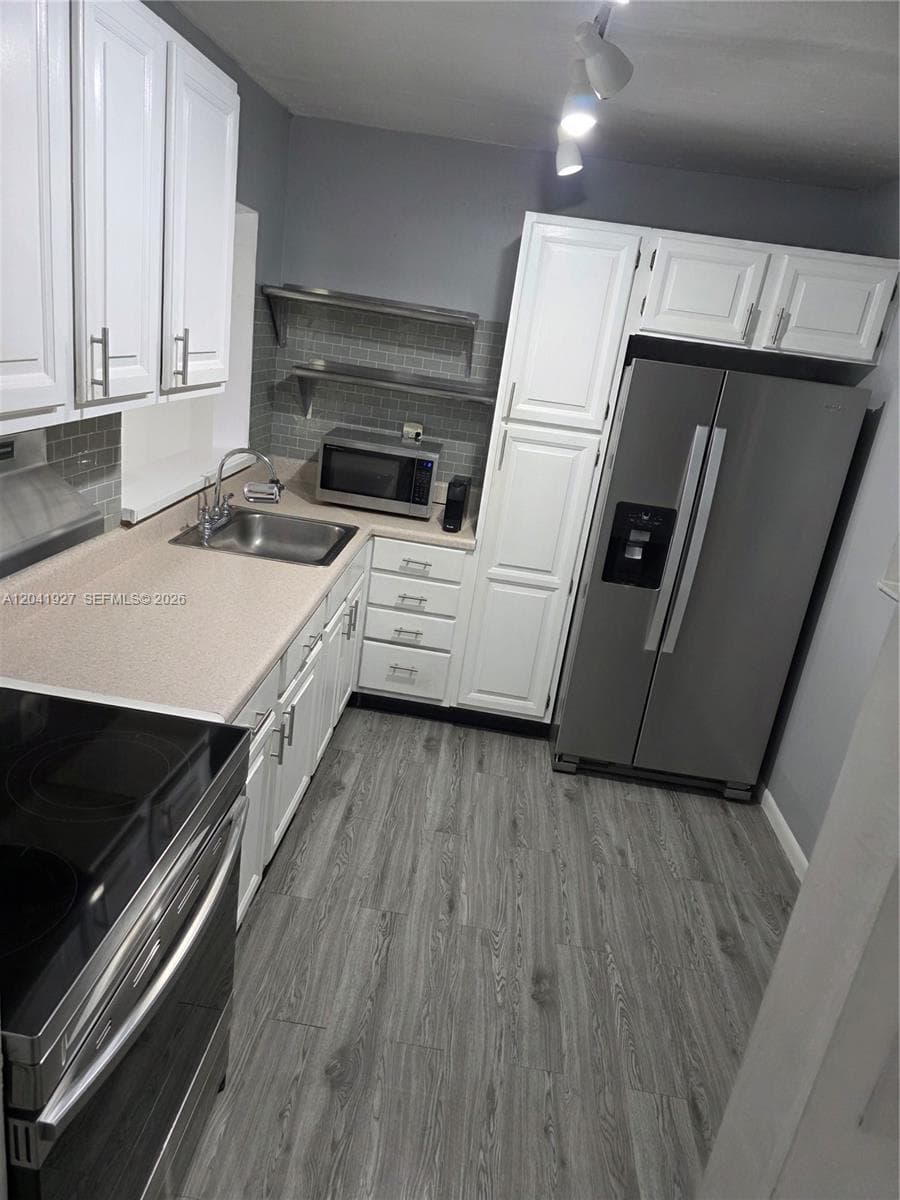 8065 SW 107th Ave # 202, Miami, FL 33173 photo 2