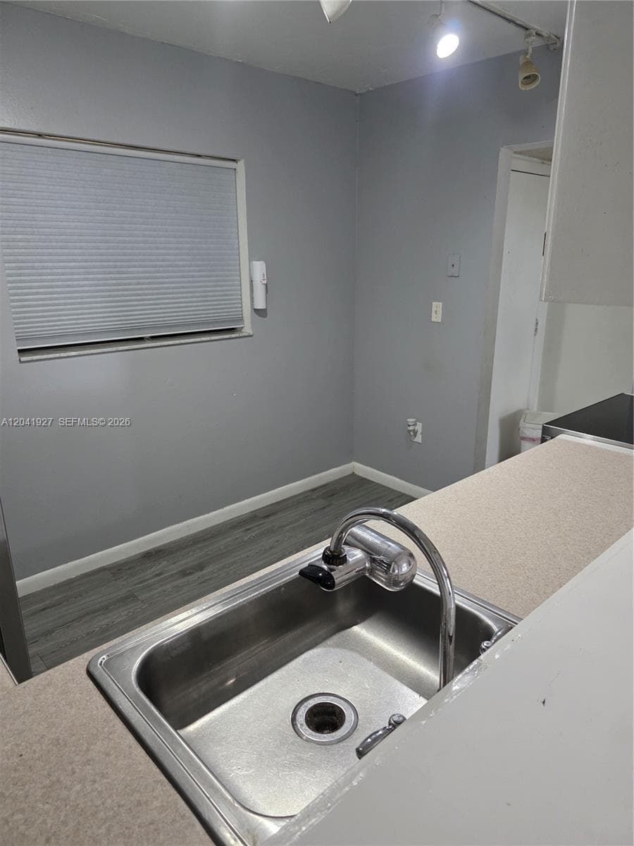 8065 SW 107th Ave # 202, Miami, FL 33173 photo 4