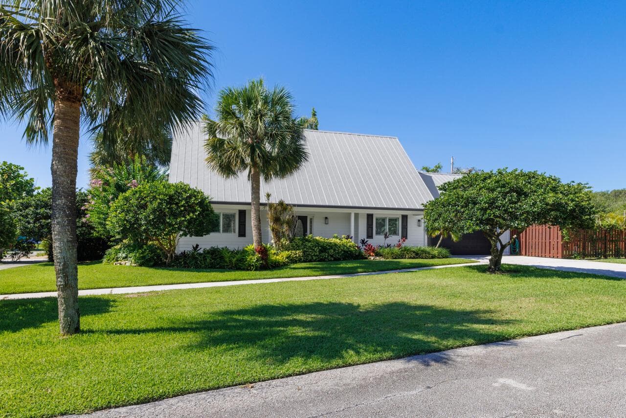 9200 SE Olympus Street, Hobe Sound, FL 33455 photo 2
