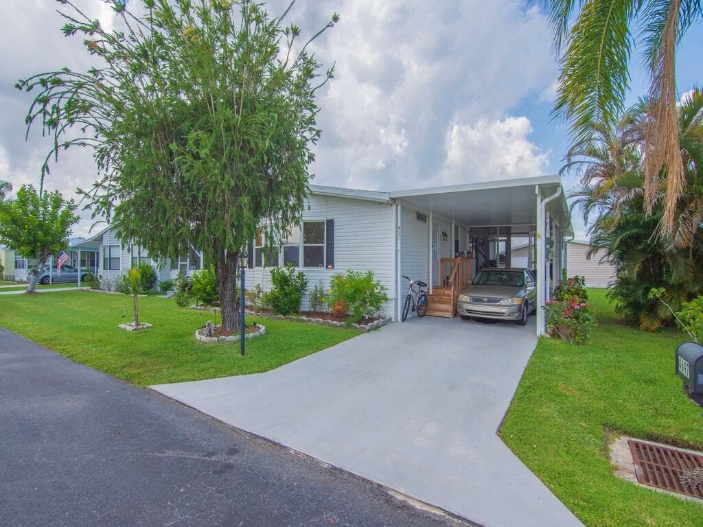 4697 SE Copperwood Terrace, Stuart, FL 34997 photo 2