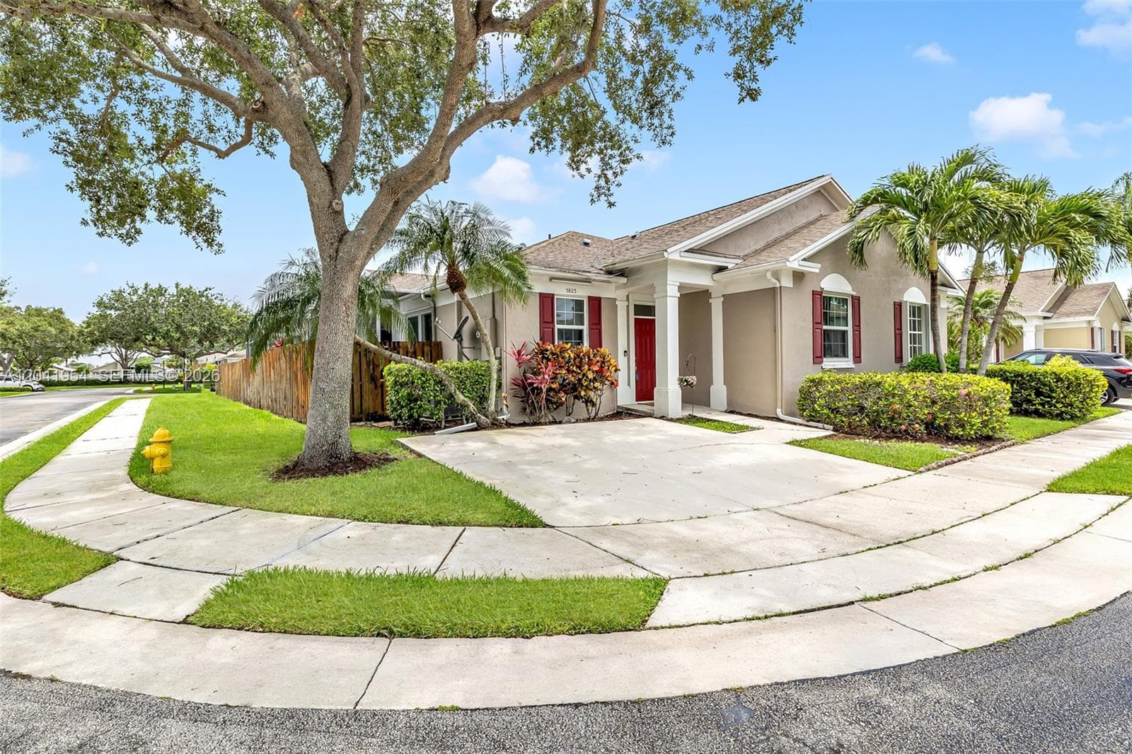 5823 Plum Harbor Cir, Tamarac, FL 33321 photo 4