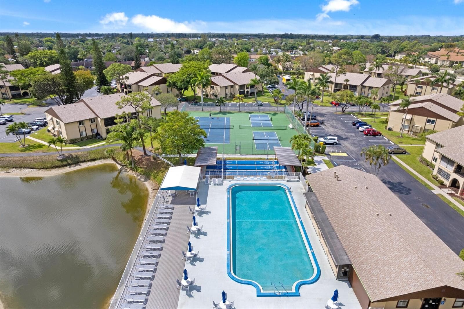336 Pine Ridge Circle # B-1, FL 33463 photo 3