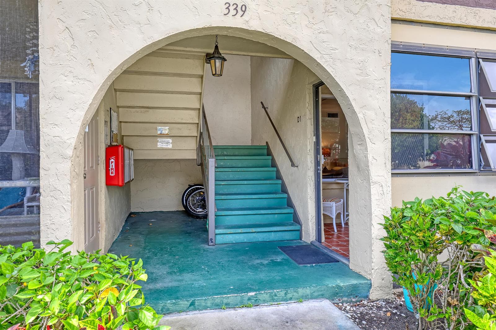339 Pine Ridge Circle # D-1, FL 33463 photo 5