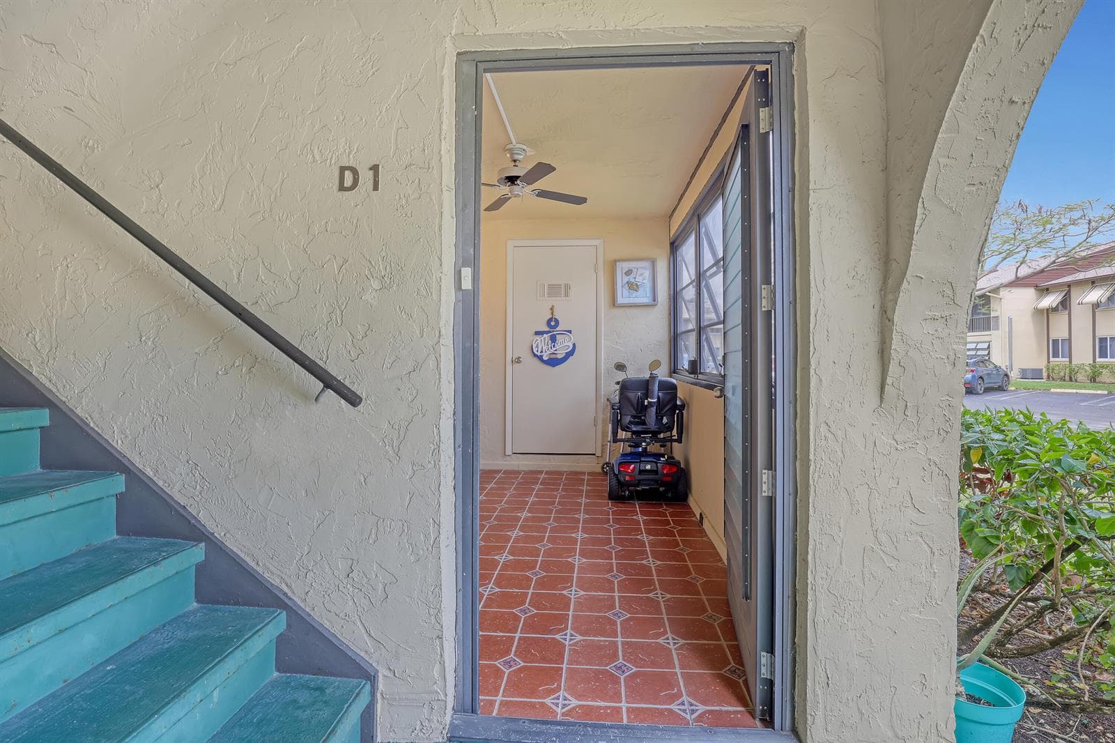 339 Pine Ridge Circle # D-1, FL 33463 photo 4